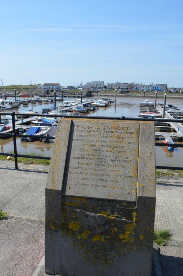 Caulfields Hotel Burry Port Exteriör bild